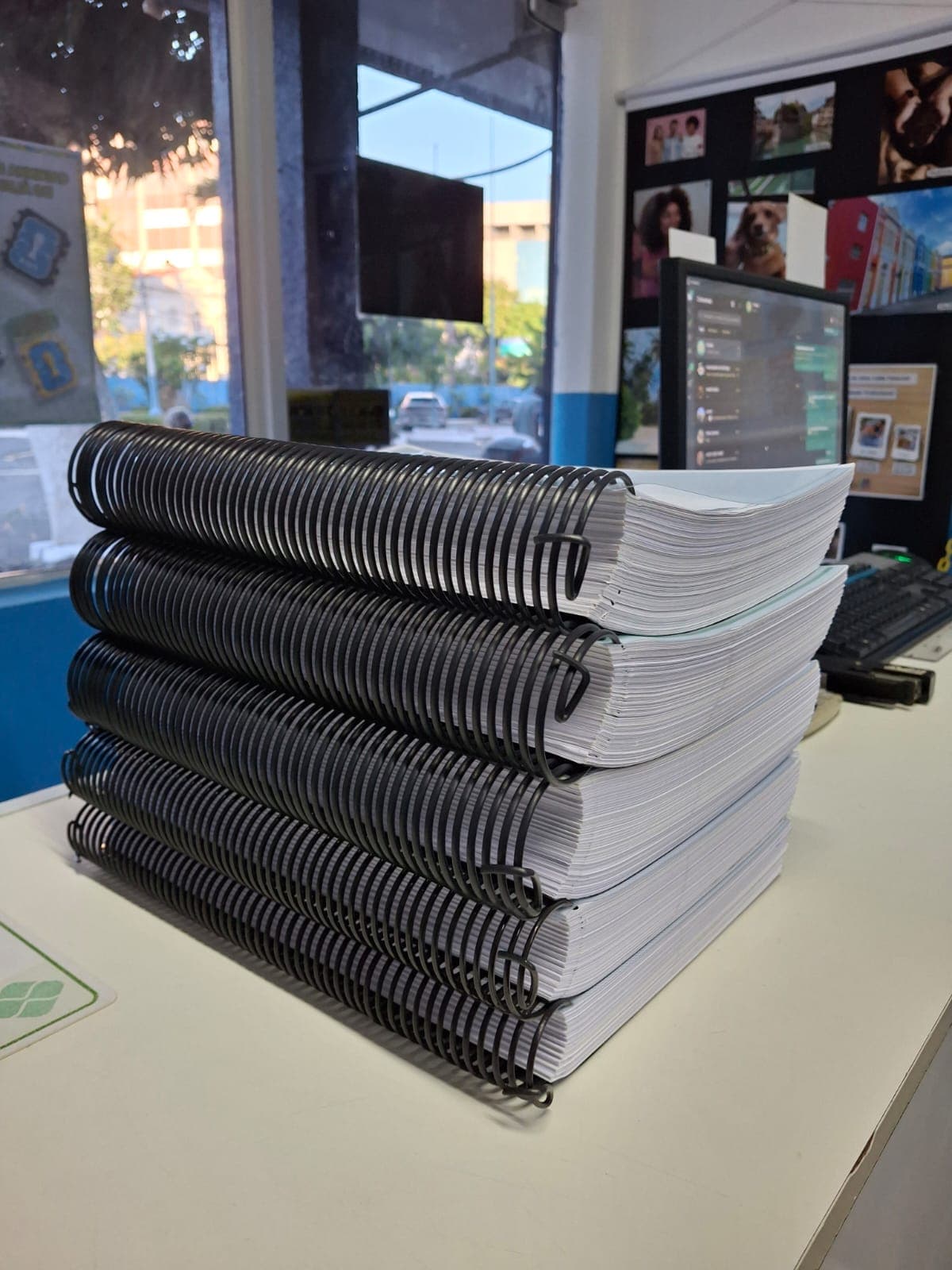 Encadernação em espiral e wire-o